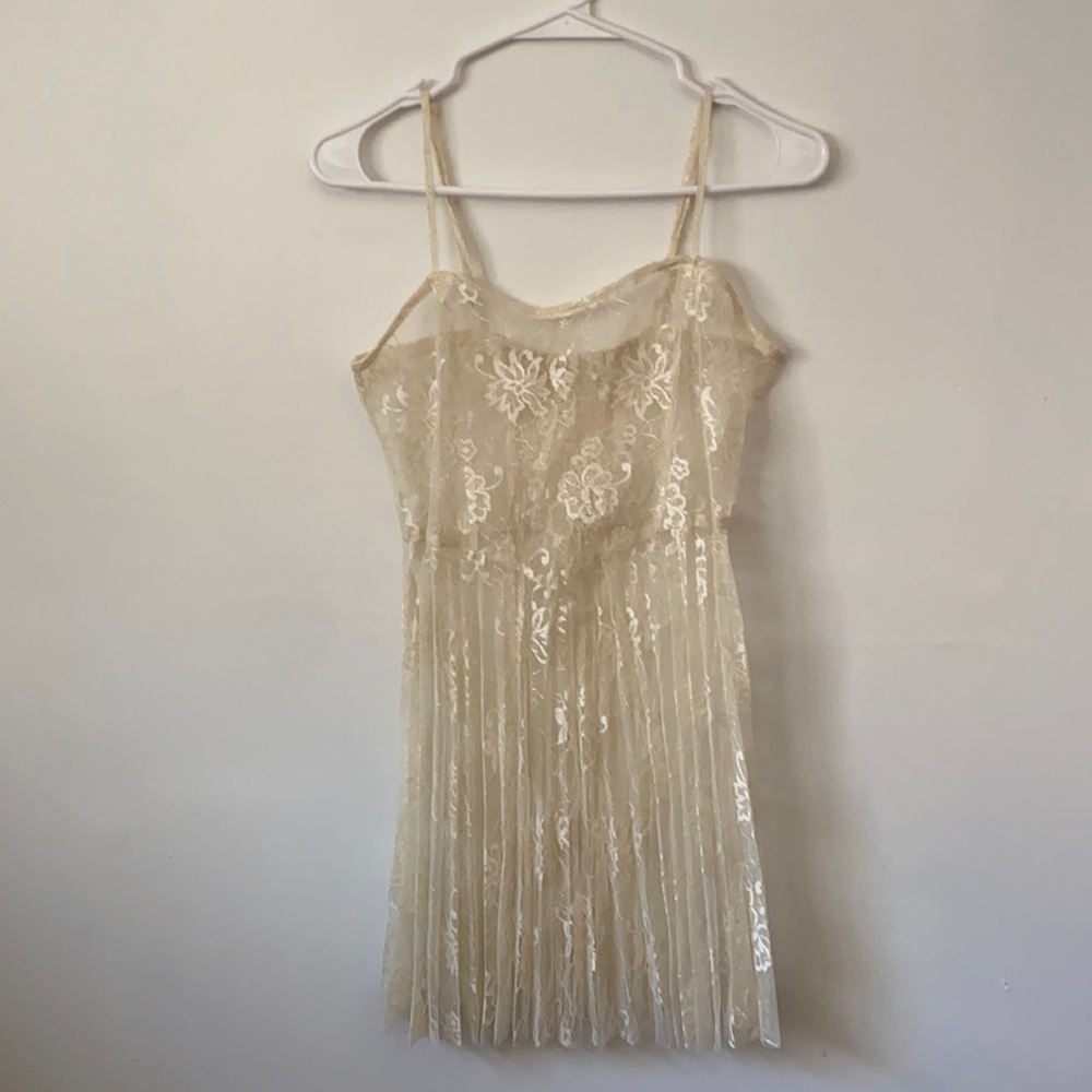 Forever21 Pleated Lace Dress
